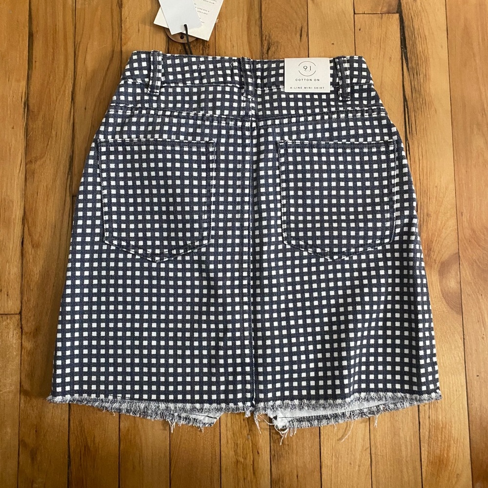 High waisted skirt